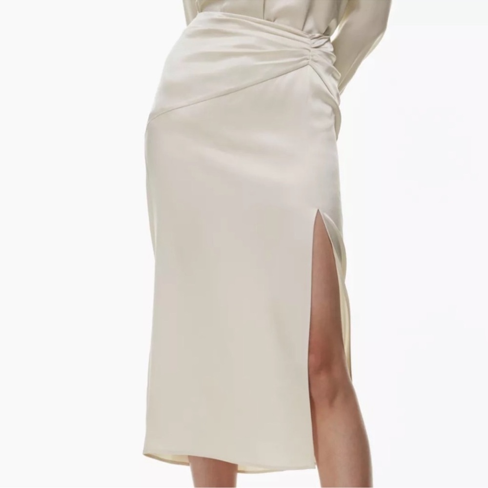 NWT Aritzia Babaton Matte Pearl Artisty Satin Skirt